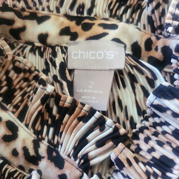 Chico's leopard print v neck blouse - Picture 8 of 9